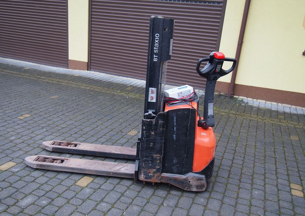 Wózek elektryczny Toyota  2013 - Elektromos targonca: 1 kép. Wózek elektryczny Toyota  2013 - Elektromos targonca: 1 kép.