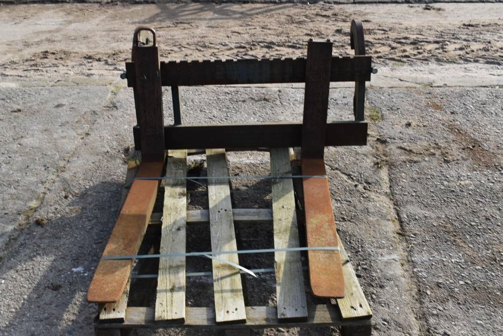 CAT Widły Do Ładowarki Volvo ,cat, case, kramer - Raklapvilla - Építőipari gépek: 3 kép. CAT Widły Do Ładowarki Volvo ,cat, case, kramer - Raklapvilla - Építőipari gépek: 3 kép.