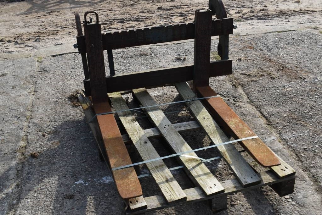 CAT Widły Do Ładowarki Volvo ,cat, case, kramer - Raklapvilla - Építőipari gépek: 4 kép. CAT Widły Do Ładowarki Volvo ,cat, case, kramer - Raklapvilla - Építőipari gépek: 4 kép.