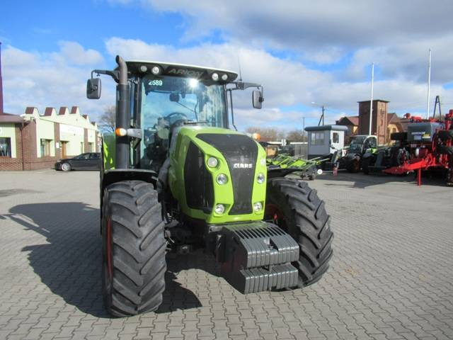 Claas Arion 620 - Traktor: 2 kép. Claas Arion 620 - Traktor: 2 kép.