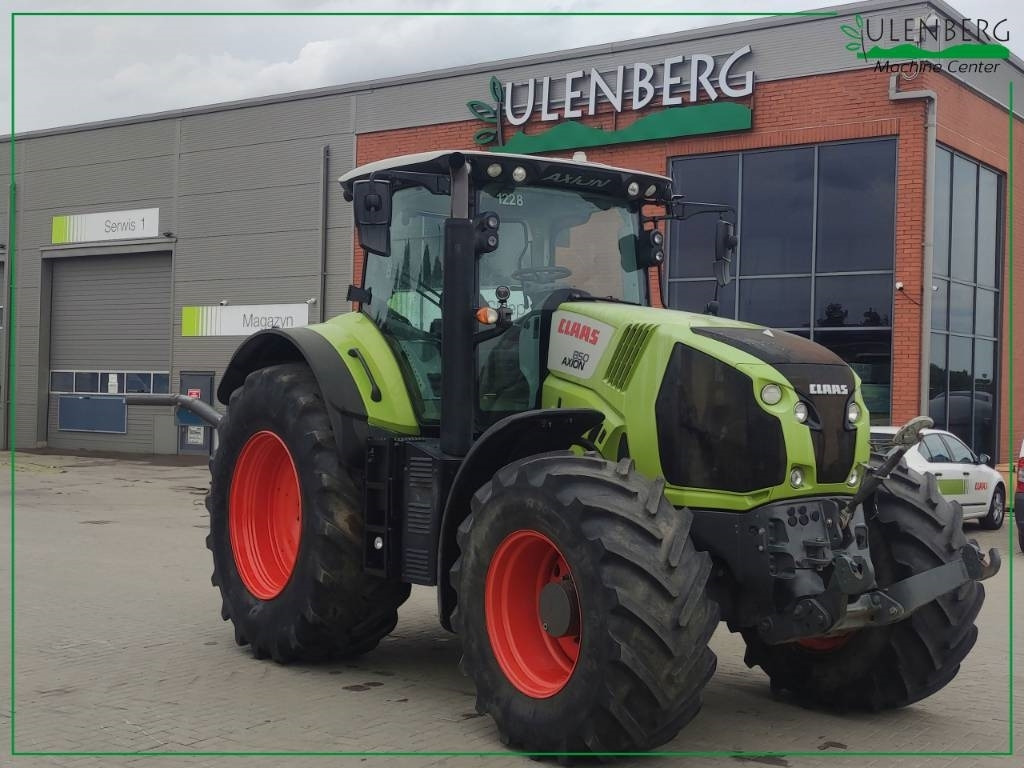 Claas Axion 850 - Traktor: 2 kép. Claas Axion 850 - Traktor: 2 kép.