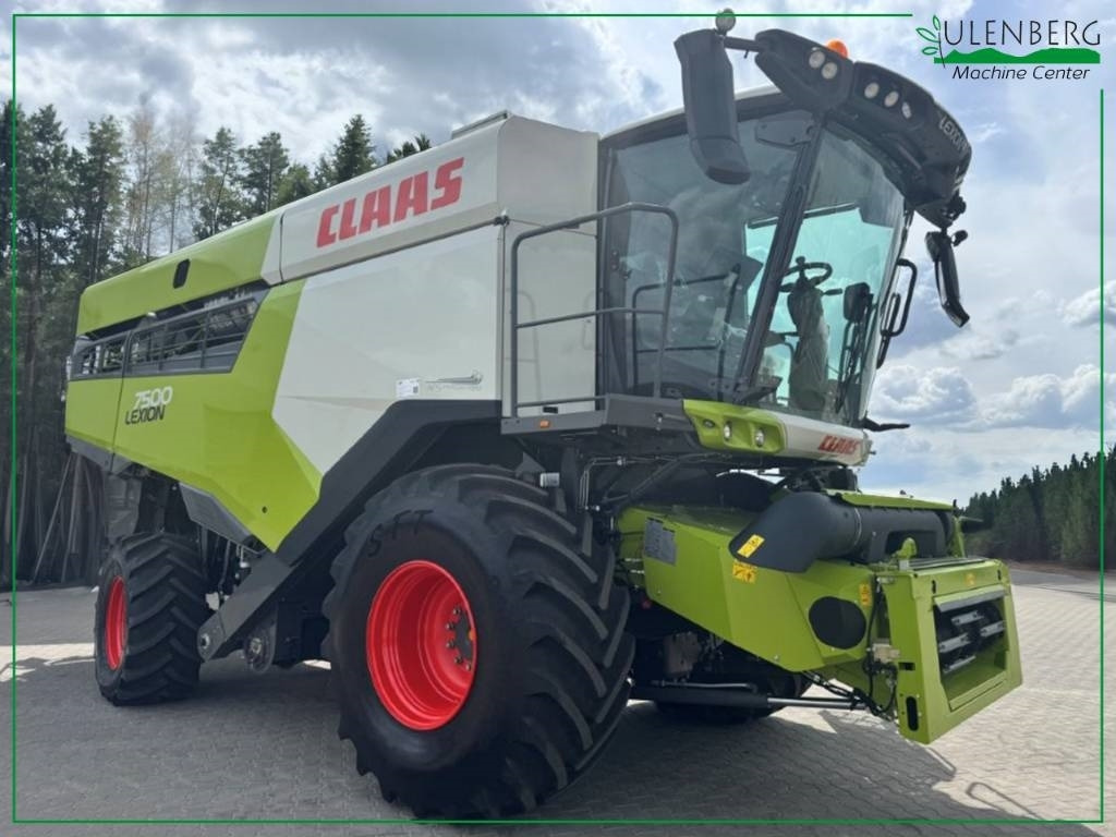 Claas LEXION 7500 +VARIO 930 + WÓZEK - Kombájn: 4 kép. Claas LEXION 7500 +VARIO 930 + WÓZEK - Kombájn: 4 kép.