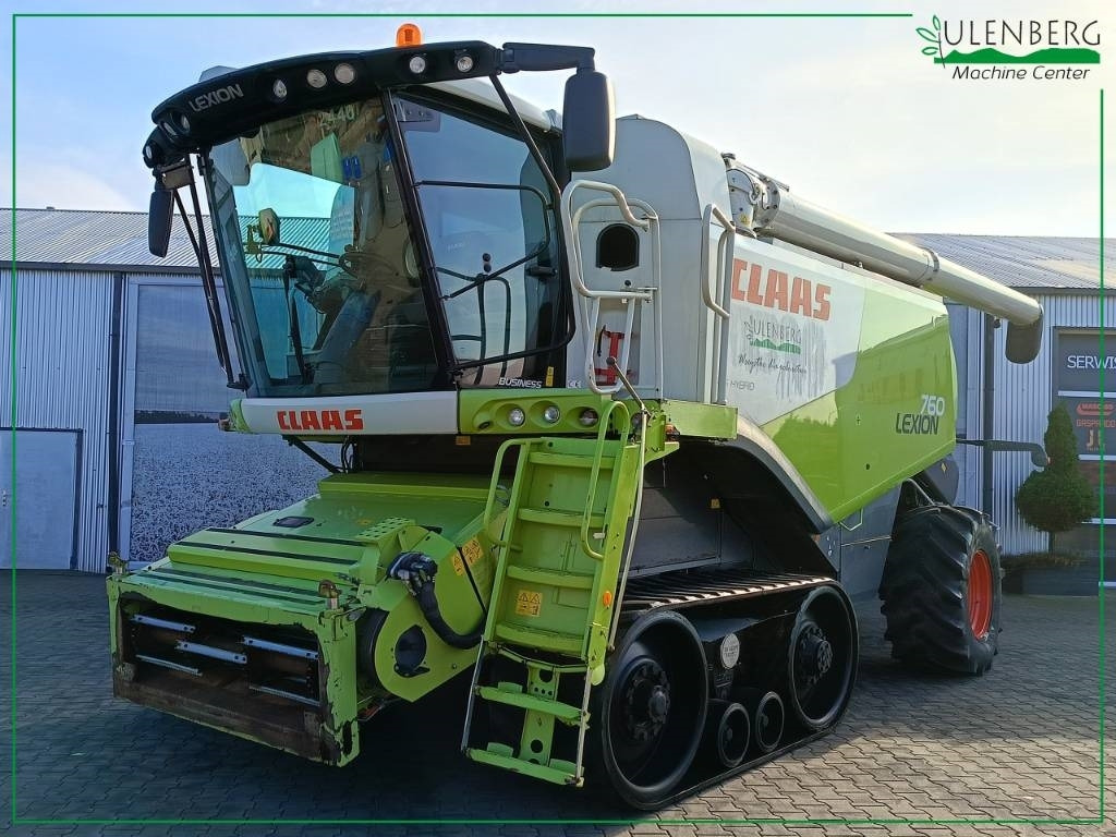 Claas LEXION 760TT + heder Vario 1200 - Kombájn: 1 kép. Claas LEXION 760TT + heder Vario 1200 - Kombájn: 1 kép.