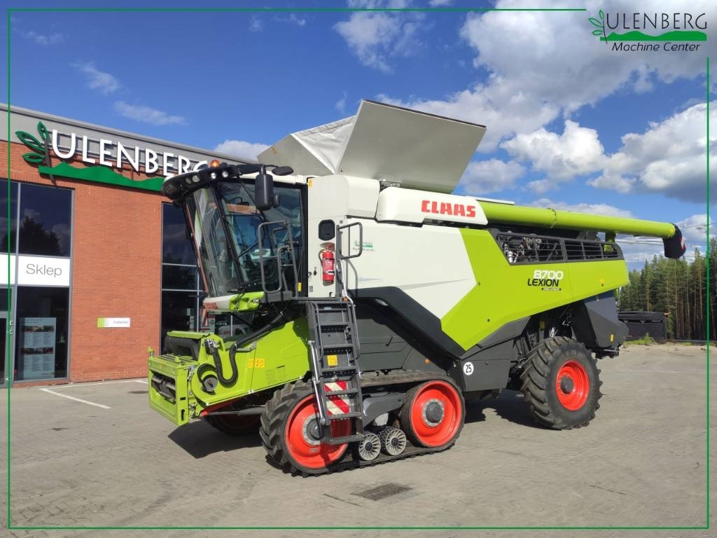 Claas Lexion 8700 TT - Kombájn: 1 kép. Claas Lexion 8700 TT - Kombájn: 1 kép.