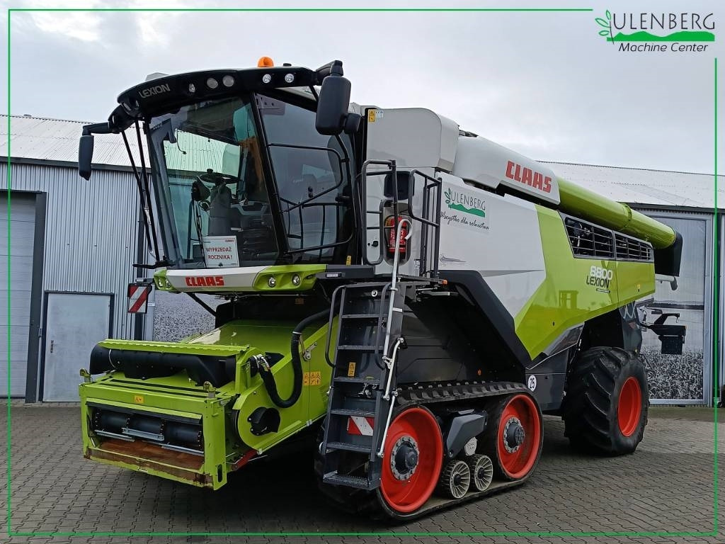 Claas Lexion 8800 TT - Kombájn: 1 kép. Claas Lexion 8800 TT - Kombájn: 1 kép.