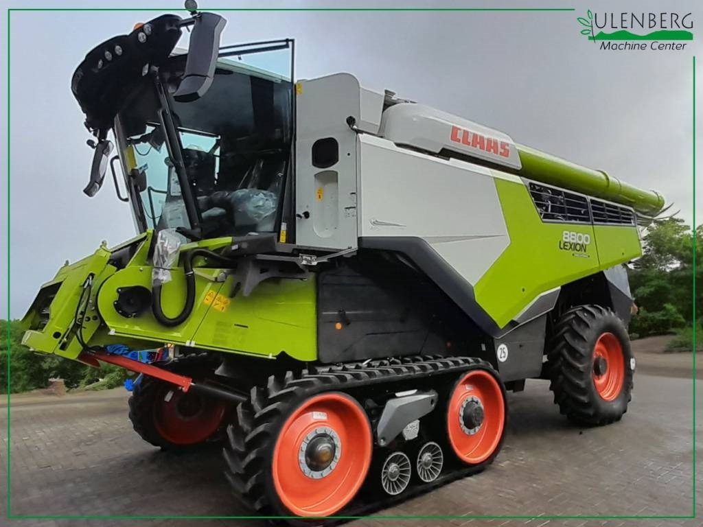 Claas Lexion 8800 TT - Kombájn: 1 kép. Claas Lexion 8800 TT - Kombájn: 1 kép.