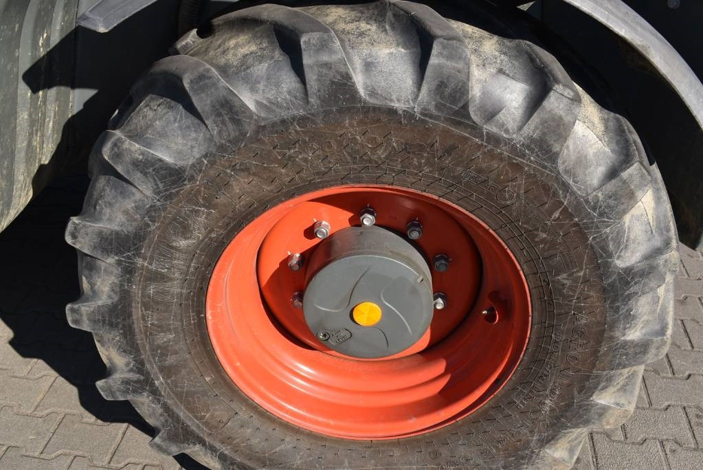 Claas Scorpion 756 - Teleszkópos rakodó: 5 kép. Claas Scorpion 756 - Teleszkópos rakodó: 5 kép.