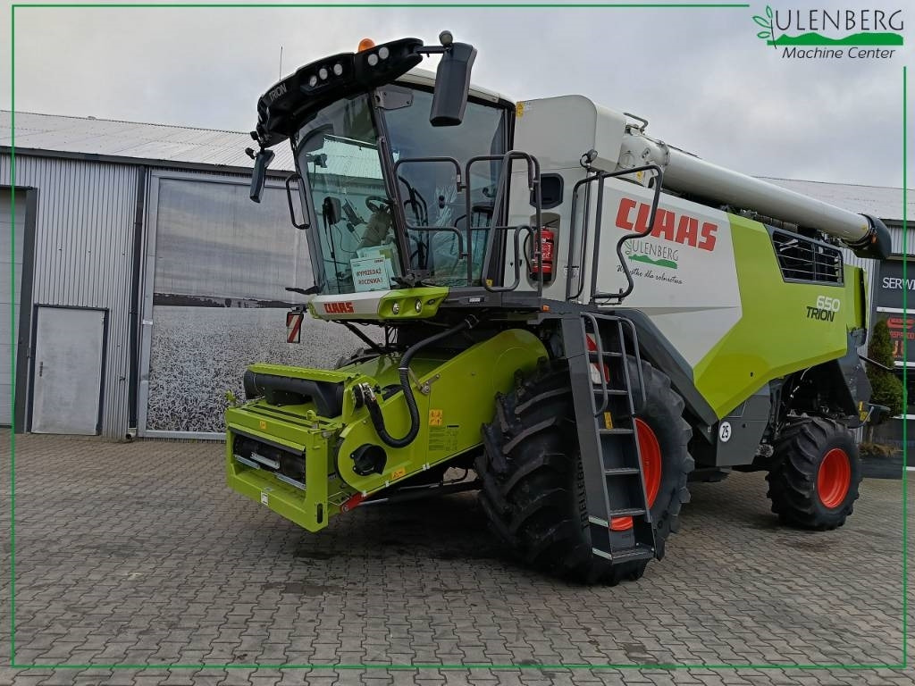 Claas TRION 650 - Kombájn: 4 kép. Claas TRION 650 - Kombájn: 4 kép.