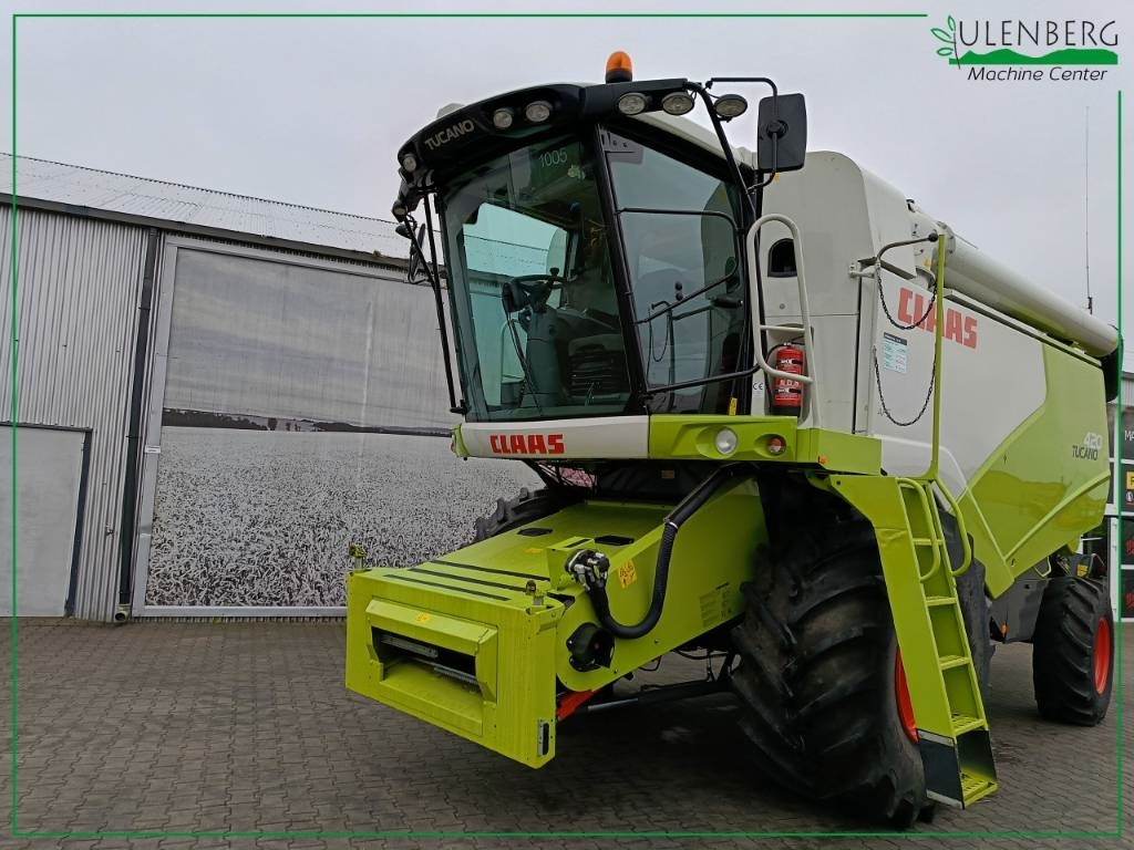 Claas Tucano 420 - Kombájn: 2 kép. Claas Tucano 420 - Kombájn: 2 kép.