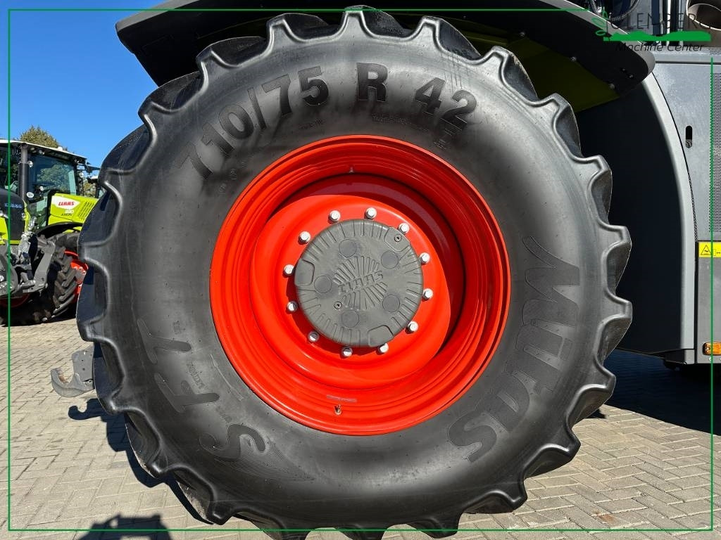 Claas Xerion 5000 VC - Traktor: 5 kép. Claas Xerion 5000 VC - Traktor: 5 kép.