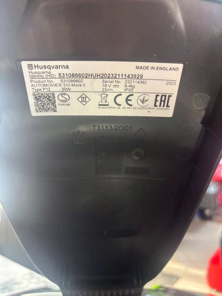 Husqvarna Automower 310 - Kerti fűkasza: 4 kép. Husqvarna Automower 310 - Kerti fűkasza: 4 kép.