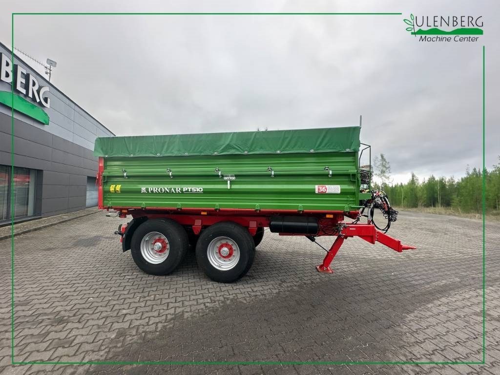 Pronar PT 510 - Mezőgazdasági billenőpótkocsi: 2 kép. Pronar PT 510 - Mezőgazdasági billenőpótkocsi: 2 kép.