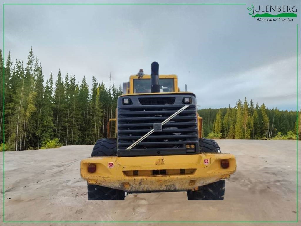 Volvo L 150 E - Gumikerekes homlokrakodó: 2 kép. Volvo L 150 E - Gumikerekes homlokrakodó: 2 kép.