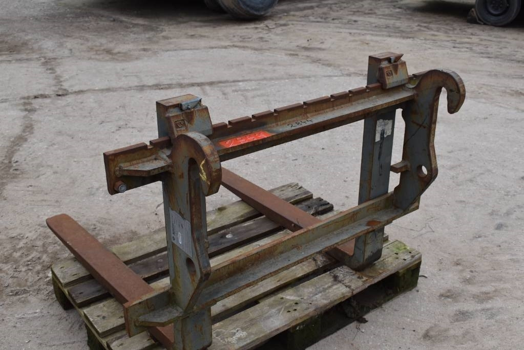 Widły do ładowarki Volvo ,cat, case, kramer - Raklapvilla - Építőipari gépek: 2 kép. Widły do ładowarki Volvo ,cat, case, kramer - Raklapvilla - Építőipari gépek: 2 kép.