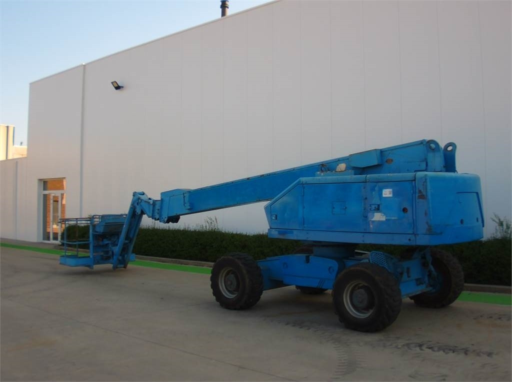 Aichi SP18AJ - Teleszkópos emelő: 3 kép. Aichi SP18AJ - Teleszkópos emelő: 3 kép.