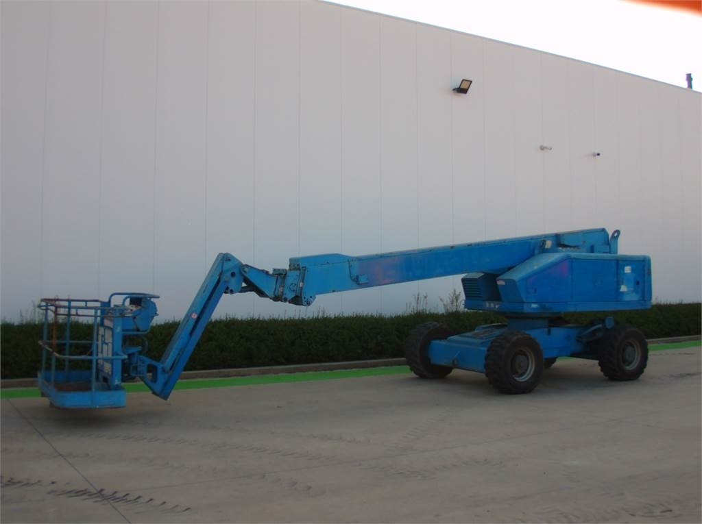 Aichi SP18AJ - Teleszkópos emelő: 2 kép. Aichi SP18AJ - Teleszkópos emelő: 2 kép.