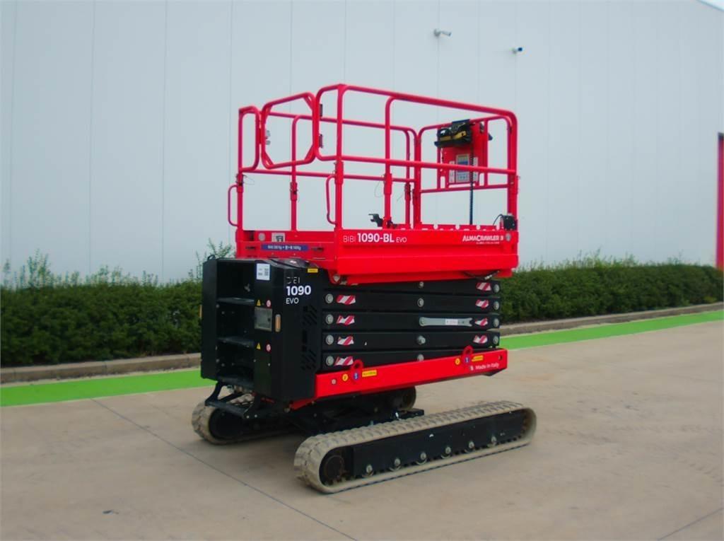 Almaccrawler BIBI1090-BL EVO - Ollós emelő: 2 kép. Almaccrawler BIBI1090-BL EVO - Ollós emelő: 2 kép.