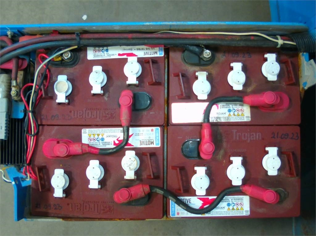 Genie GS2646 - Ollós emelő: 5 kép. Genie GS2646 - Ollós emelő: 5 kép.