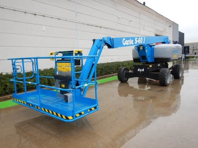 Genie S60J - Teleszkópos emelő: 2 kép. Genie S60J - Teleszkópos emelő: 2 kép.