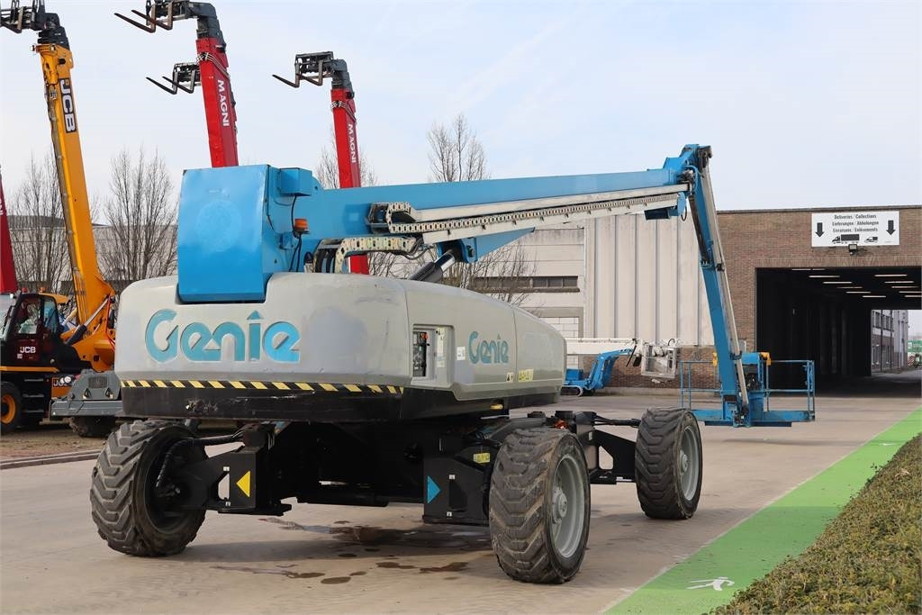 Genie SX135XC - Teleszkópos emelő: 4 kép. Genie SX135XC - Teleszkópos emelő: 4 kép.