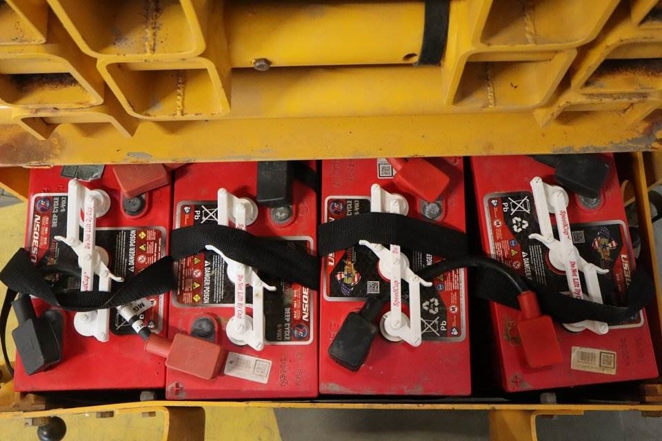 Haulotte Compact 14 - Ollós emelő: 5 kép. Haulotte Compact 14 - Ollós emelő: 5 kép.