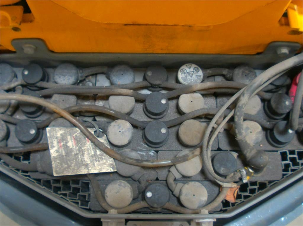 Haulotte STAR 10 - Oszlopos személyemelő: 5 kép. Haulotte STAR 10 - Oszlopos személyemelő: 5 kép.