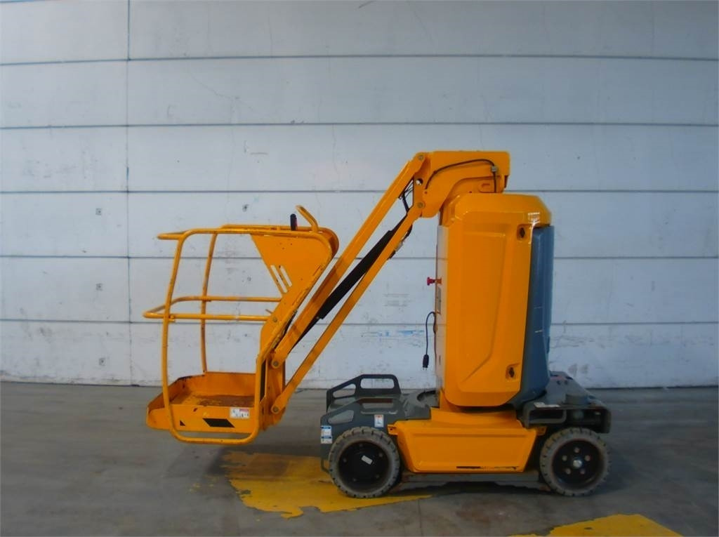 Haulotte STAR 10 - Oszlopos személyemelő: 1 kép. Haulotte STAR 10 - Oszlopos személyemelő: 1 kép.