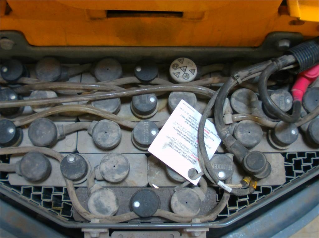 Haulotte STAR 10 - Oszlopos személyemelő: 5 kép. Haulotte STAR 10 - Oszlopos személyemelő: 5 kép.