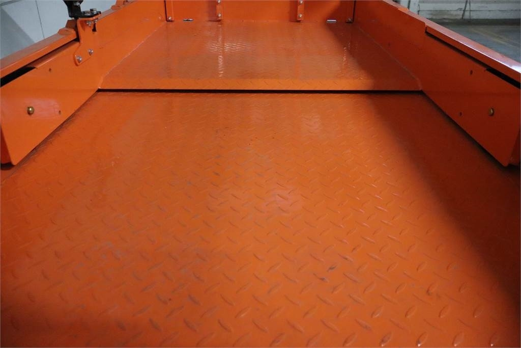 Ollós emelő JLG ES3246: 11 kép. Ollós emelő JLG ES3246: 11 kép.