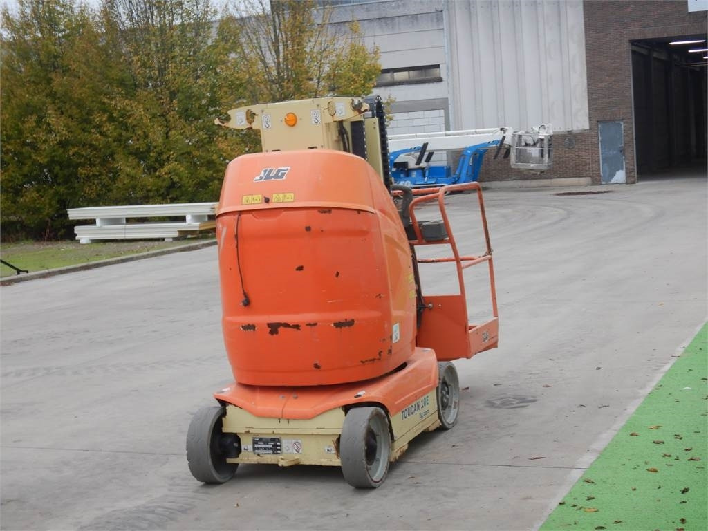 JLG Toucan 10E - Oszlopos személyemelő: 4 kép. JLG Toucan 10E - Oszlopos személyemelő: 4 kép.