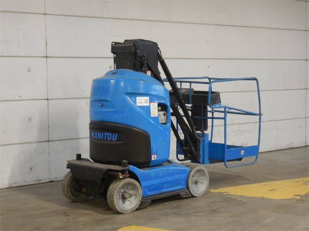 Manitou 100VJR - Oszlopos személyemelő: 4 kép. Manitou 100VJR - Oszlopos személyemelő: 4 kép.