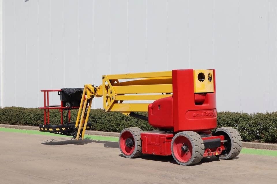Niftylift HR17NE - Személyemelő: 3 kép. Niftylift HR17NE - Személyemelő: 3 kép.