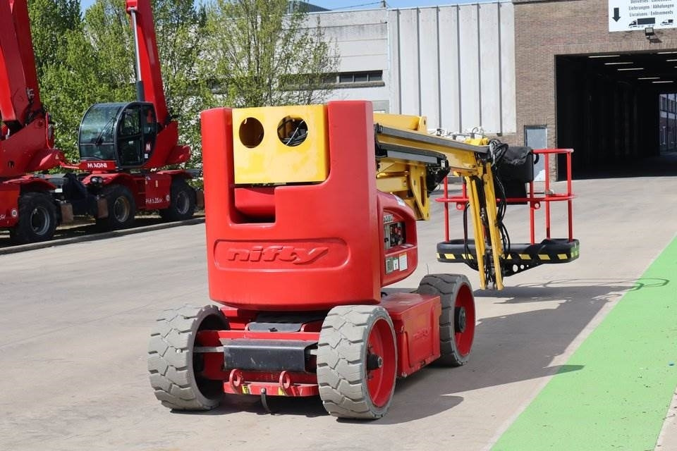 Niftylift HR17NE - Személyemelő: 4 kép. Niftylift HR17NE - Személyemelő: 4 kép.