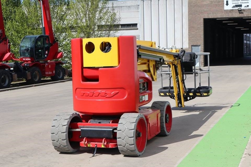 Niftylift HR17NE - Személyemelő: 4 kép. Niftylift HR17NE - Személyemelő: 4 kép.