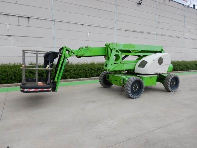 Niftylift HR21DE - Személyemelő: 3 kép. Niftylift HR21DE - Személyemelő: 3 kép.