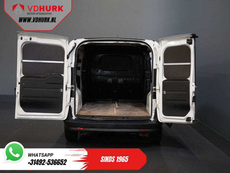 Fiat Dobló Cargo 1.3 MJ BPM VRIJ! (DEMO) NL Auto/ Airco/ Bluetooth/ Betimmering/ Trekhaak - Kis furgon: 5 kép. Fiat Dobló Cargo 1.3 MJ BPM VRIJ! (DEMO) NL Auto/ Airco/ Bluetooth/ Betimmering/ Trekhaak - Kis furgon: 5 kép.