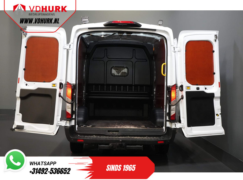 Ford Transit 2.0 TDCI 130 pk L3H2 DC Dubbel Cabine 7 Pers./ Riem V.V./ Adapt. Cruise/ CarPlay/ PDC/ Navi/ Camera/ Airco/ Trekhaak - Furgon, Duplakabinos kisteherautó: 5 kép. Ford Transit 2.0 TDCI 130 pk L3H2 DC Dubbel Cabine 7 Pers./ Riem V.V./ Adapt. Cruise/ CarPlay/ PDC/ Navi/ Camera/ Airco/ Trekhaak - Furgon, Duplakabinos kisteherautó: 5 kép.