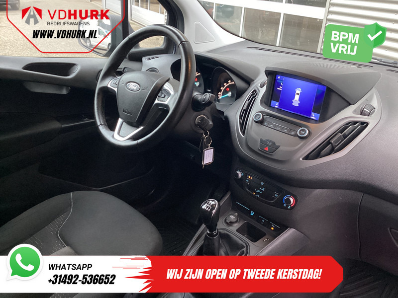 Ford Transit Courier 1.5 TDCI Trend BPM VRIJ! NL Auto/ Carplay/ DAB/ PDC/ Cruise/ Airco - Kis furgon: 3 kép. Ford Transit Courier 1.5 TDCI Trend BPM VRIJ! NL Auto/ Carplay/ DAB/ PDC/ Cruise/ Airco - Kis furgon: 3 kép.