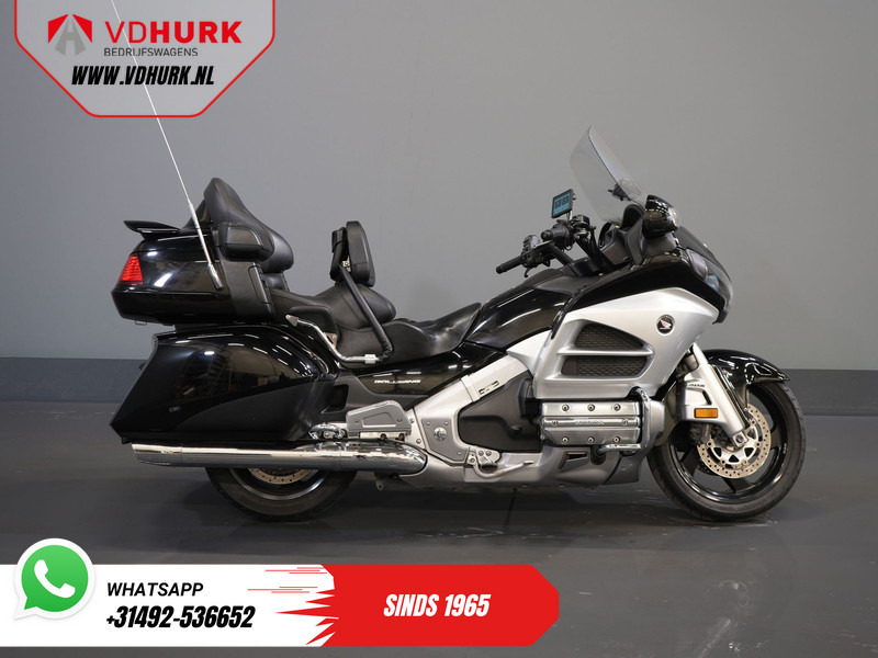 Honda GL 1800 GoldWing MARGE/ ABS/ Koffers/ Cruise/ Topkoffer/ Radio - Motorkerékpár: 3 kép. Honda GL 1800 GoldWing MARGE/ ABS/ Koffers/ Cruise/ Topkoffer/ Radio - Motorkerékpár: 3 kép.