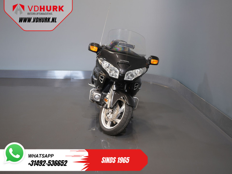 Honda GL 1800 GoldWing MARGE/ Koffers/ Cruise/ Topkoffer/ Navi/ Radio - Motorkerékpár: 2 kép. Honda GL 1800 GoldWing MARGE/ Koffers/ Cruise/ Topkoffer/ Navi/ Radio - Motorkerékpár: 2 kép.