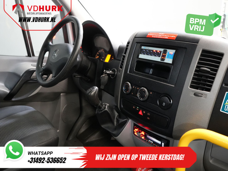 Mercedes-Benz Sprinter 313 2.2 CDI L2H2 €10.164 Incl. BTW BPM VRIJ! EXPORT Combi/ 9 Persoons/ Kombi/ 9P/ Airco/ Rolstoellift - Minibusz, Kisbusz: 3 kép. Mercedes-Benz Sprinter 313 2.2 CDI L2H2 €10.164 Incl. BTW BPM VRIJ! EXPORT Combi/ 9 Persoons/ Kombi/ 9P/ Airco/ Rolstoellift - Minibusz, Kisbusz: 3 kép.