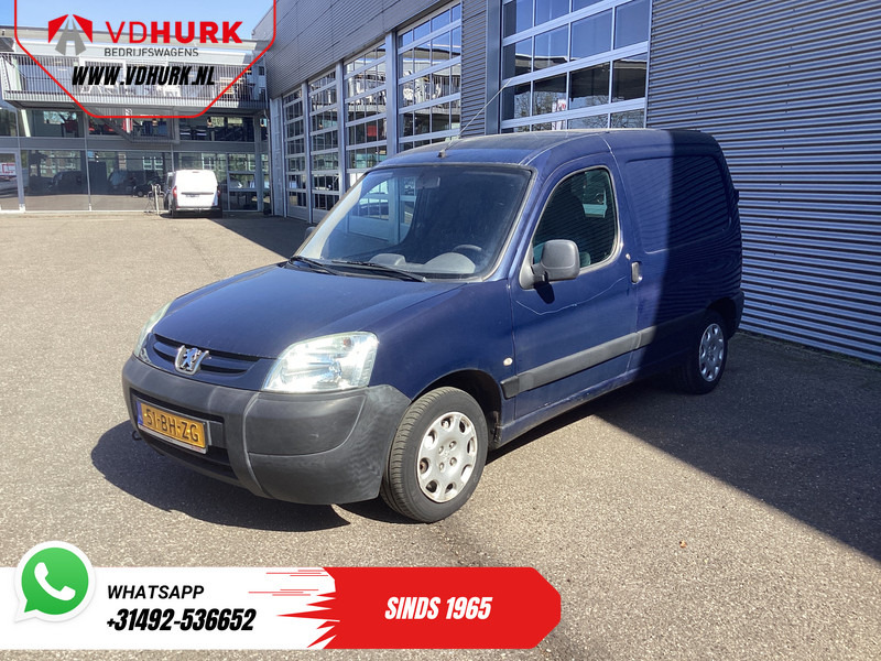Peugeot Partner 1.4 75 pk EXPORT ONLY BENZINE APK 5-2026/ Riem V.V/ NL auto/ Trekhaak/ Radio - Kis furgon: 2 kép. Peugeot Partner 1.4 75 pk EXPORT ONLY BENZINE APK 5-2026/ Riem V.V/ NL auto/ Trekhaak/ Radio - Kis furgon: 2 kép.