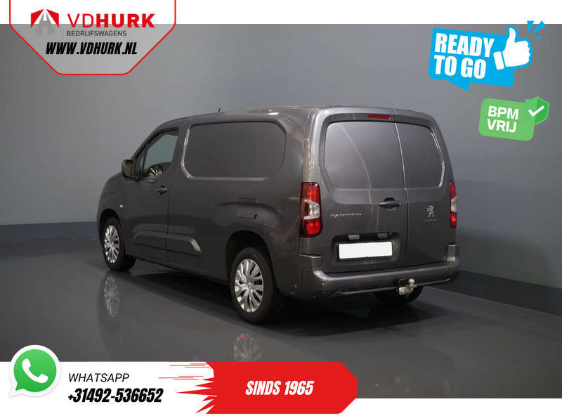 Peugeot Partner 1.5 HDI 130 pk Aut. L2 BPM VRIJ! Ready2Go 3 Pers./ CarPlay/ Camera/ Navi/ Cruise/ PDC - Kis furgon: 2 kép. Peugeot Partner 1.5 HDI 130 pk Aut. L2 BPM VRIJ! Ready2Go 3 Pers./ CarPlay/ Camera/ Navi/ Cruise/ PDC - Kis furgon: 2 kép.