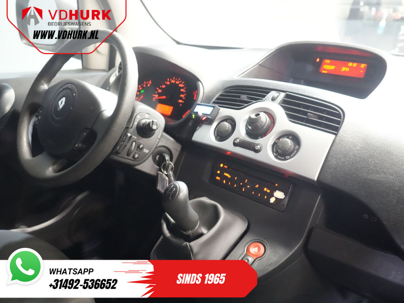 Renault Kangoo Express 1.5 dCi 90 pk EXPORT ONLY Inrichting/ Cruise/ PDC/ Airco/ Trekhaak - Kis furgon: 3 kép. Renault Kangoo Express 1.5 dCi 90 pk EXPORT ONLY Inrichting/ Cruise/ PDC/ Airco/ Trekhaak - Kis furgon: 3 kép.