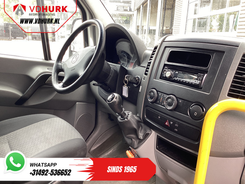 Volkswagen Crafter 35 2.0 TDI L3H2 EXPORT ONLY! €9.559 incl BTW/BPM Rolstoellift/ 9 Pers/ 9P/ Sidebars/ Rearbar/ Airco - Minibusz, Kisbusz: 3 kép. Volkswagen Crafter 35 2.0 TDI L3H2 EXPORT ONLY! €9.559 incl BTW/BPM Rolstoellift/ 9 Pers/ 9P/ Sidebars/ Rearbar/ Airco - Minibusz, Kisbusz: 3 kép.