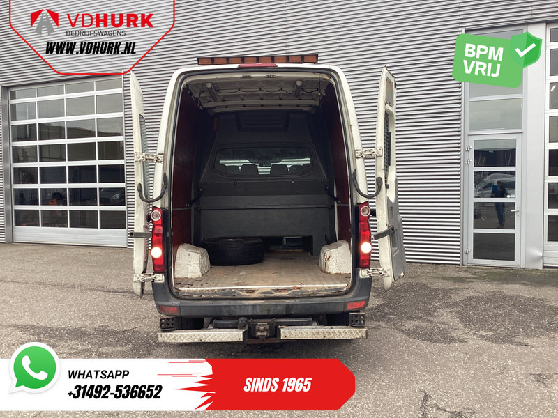 Volkswagen Crafter 50 2.5 TDI Aut. L2H2 DC Dubbel Cabine EXPORT 5 cil/ 3.5t Trekverm./ Airco/ 6 Pers./ 270Gr.Deuren/ Trekhaak - Furgon, Duplakabinos kisteherautó: 5 kép. Volkswagen Crafter 50 2.5 TDI Aut. L2H2 DC Dubbel Cabine EXPORT 5 cil/ 3.5t Trekverm./ Airco/ 6 Pers./ 270Gr.Deuren/ Trekhaak - Furgon, Duplakabinos kisteherautó: 5 kép.