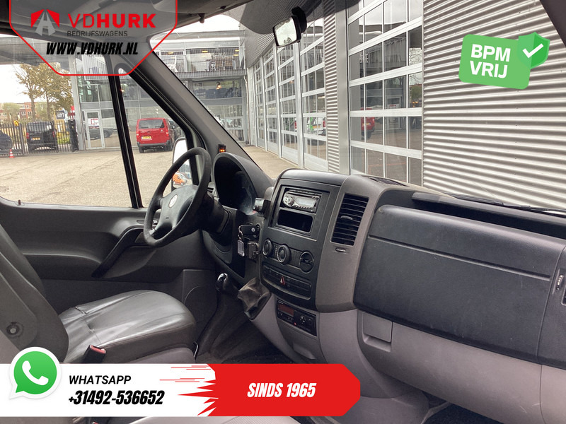 Volkswagen Crafter 50 2.5 TDI Aut. L2H2 DC Dubbel Cabine EXPORT 5 cil/ 3.5t Trekverm./ Airco/ 6 Pers./ 270Gr.Deuren/ Trekhaak - Furgon, Duplakabinos kisteherautó: 3 kép. Volkswagen Crafter 50 2.5 TDI Aut. L2H2 DC Dubbel Cabine EXPORT 5 cil/ 3.5t Trekverm./ Airco/ 6 Pers./ 270Gr.Deuren/ Trekhaak - Furgon, Duplakabinos kisteherautó: 3 kép.