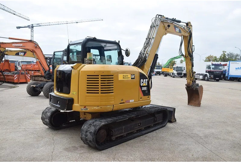 Caterpillar 308 E2CR - Minikotró: 5 kép. Caterpillar 308 E2CR - Minikotró: 5 kép.