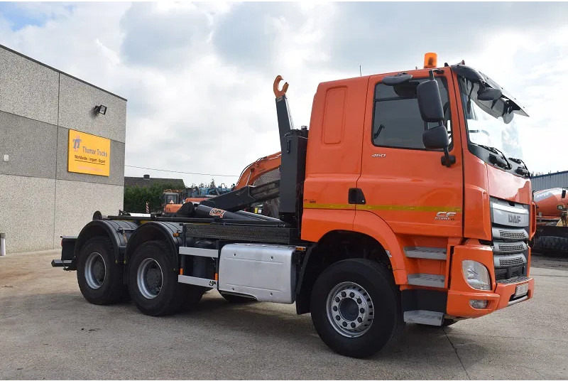 DAF CF 460 - Horgos rakodó teherautó: 4 kép. DAF CF 460 - Horgos rakodó teherautó: 4 kép.
