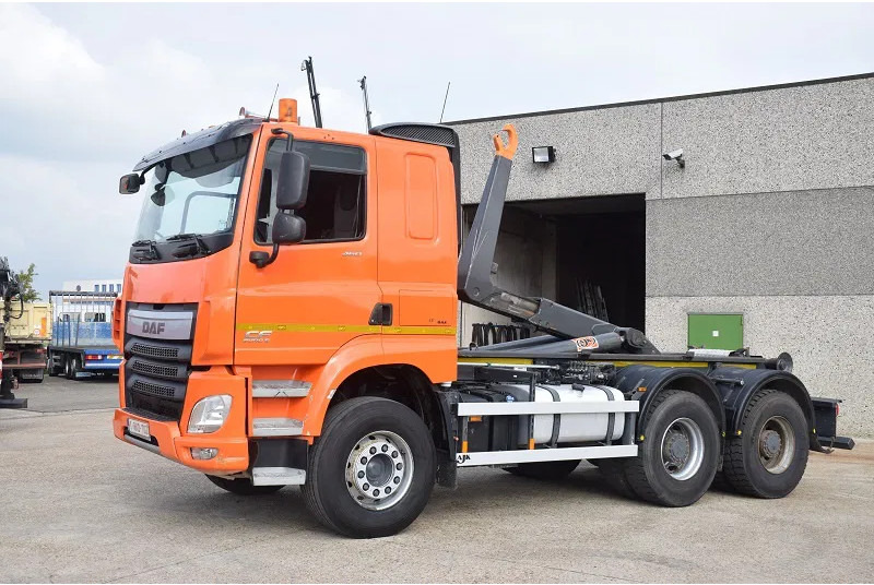 DAF CF 460 - Horgos rakodó teherautó: 1 kép. DAF CF 460 - Horgos rakodó teherautó: 1 kép.